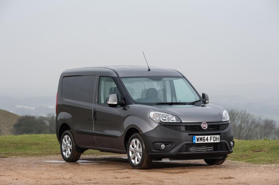  Fiat Doblo Cargo 2015 года  (UK) (фото 1 из 12)